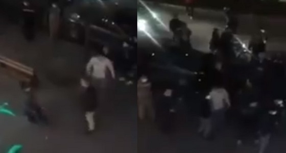 بالفيديو.. متظاهرو طهران يطاردون قوات ” الباسيج “