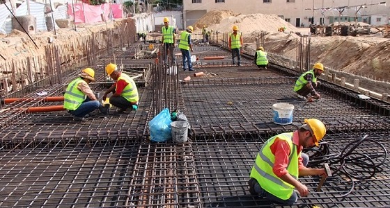 عمال البناء ومصممي الديكور الأكثر عرضة للإصابة بسرطان الرئة