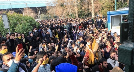 المتحدث باسم حكومة الرئيس السابق يكشف هوية المتظاهرين في إيران