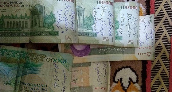 لجوء الإيرانيين لمهاجمة &#8221; خامنئي &#8221; على الأوراق النقدية