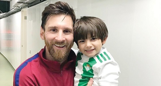 صورة ميسي بصحبة نجل أندريس غواردادو تثير إعجاب محبيه