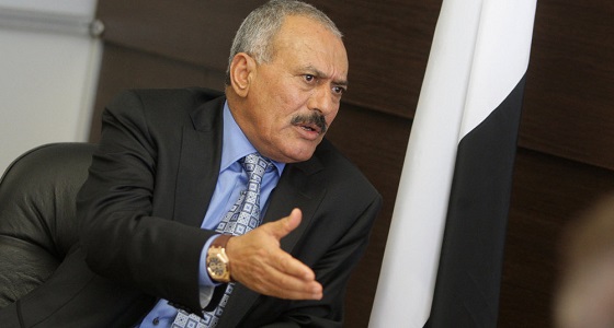 قيادي حوثي منشق ينشر صورة لسلاح  الرئيس الراحل ” صالح “