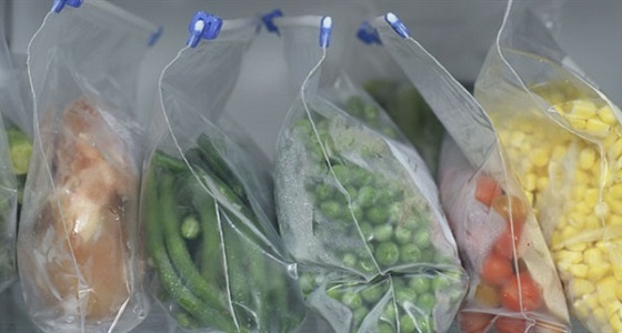 بريطانيا تمنع استخدام البلاستيك في تغليف الأطعمة