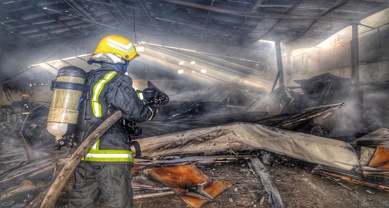 مدني العاصمة المقدسة: إخماد حريقًا في ورشة سيارات بحي العمرة