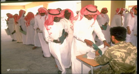 صور نادرة لـ شباب سعودي يسارع للتطوع خلال حرب كويت.. مصير واحد