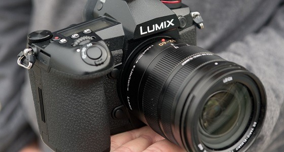 بانسونيك تكشف عن كاميرا جديدة بمزايا متطورة