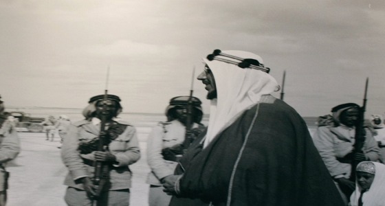 صور نادرة للملك سعود أثناء زيارته للمنطقة الشرقية