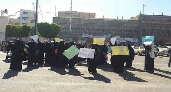 اتحاد نساء اليمن يطالب بإنقاذ كرامة المرأة من انتهاكات الحوثيين
