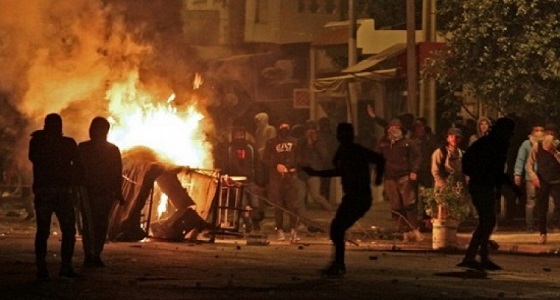 احتجاجات بـ &#8221; تونس &#8221; للمطالبة بفرصة عمل في الـ &#8221; المتلوى &#8220;
