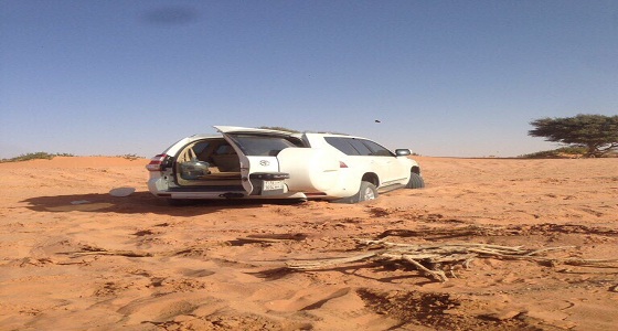 &#8221; غوث &#8221; ينتشل سيارة من الرمال بمحافظة نفود في الرياض