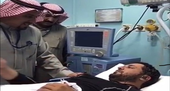 بالفيديو.. رئيس الاتحاد السعودي للسيارات يطمئن على إصابة المتسابق التويجري