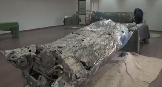 تقرير لـ ” CNN ” يستعرض بقايا صاروخ الحوثي الباليستي على الرياض