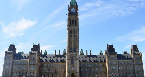 البرلمان الكندي يناقش تشريع جديد لمكافحة التحرش في مكان العمل