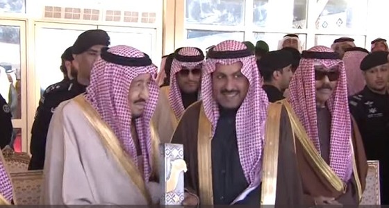 بالصور.. تكريم خادم الحرمين للفائزين في حفل ختام مهرجان الملك عبدالعزيز للإبل
