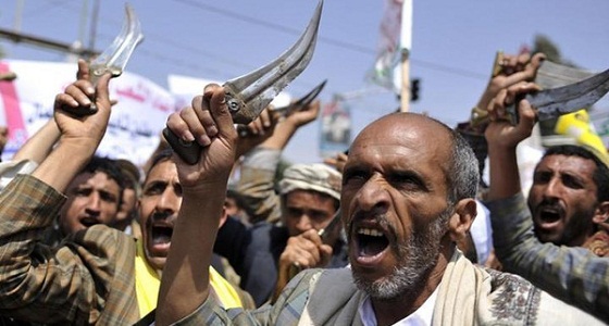 الحوثيون يجبرون سكان قرية باليمن على المغادرة