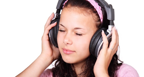 4 نصائح تحمي الأذن من أضرار السماعات