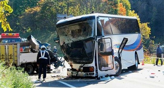 مصرع 3 إثر اصطدام حافلة باسطنبول
