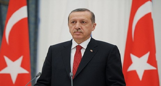 اعتقال مواطن تركي بعد تمزيقه لصورة &#8221; أردوغان &#8220;