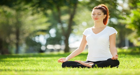 ممارسة 10 دقائق يوجا يوميا لشحن طاقة الجسم