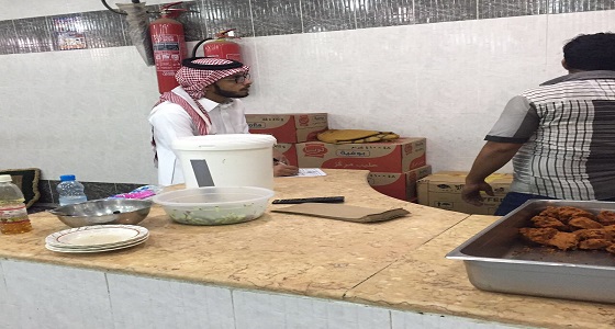 بالصور.. إغلاق 5 مطاعم مخالفة في بارق