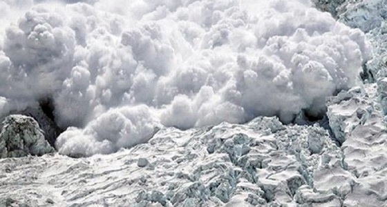 3 أشخاص يلقون حتفهم في انهيار جليدي شمال إيطاليا