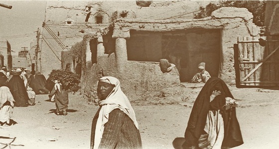 صورة نادرة لشارع &#8221; آل سويلم &#8221; بالرياض بمنتصف القرن الماضي