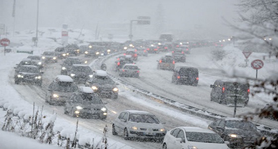 الأرصاد الجوية تحذر 28 مقاطعة فرنسية جراء تساقط الثلوج