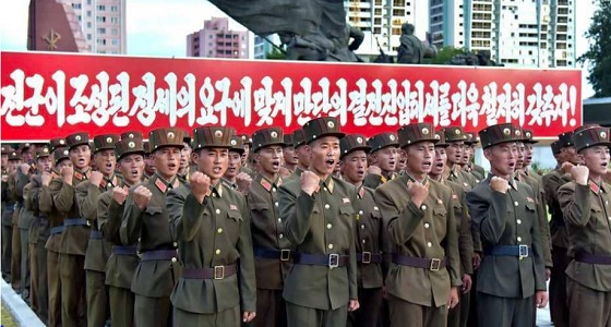 كوريا الشمالية تنظم عرضا عسكريا عشية انطلاق الأولمبياد الشتوية