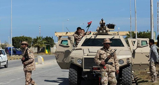 ضابط بالجيش الليبي يسلم نفسه