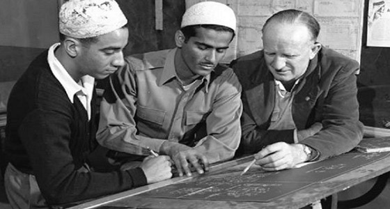 صورة نادرة لموظفي ” أرامكو ” في خمسينيات القرن الميلادي الماضي