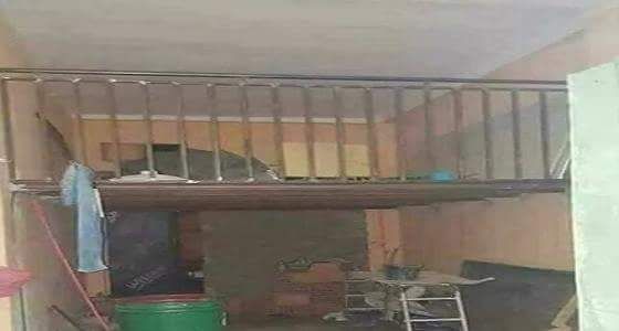 بالصور.. شاب يحول محلا تجاريا لمنزل زوجية رائع