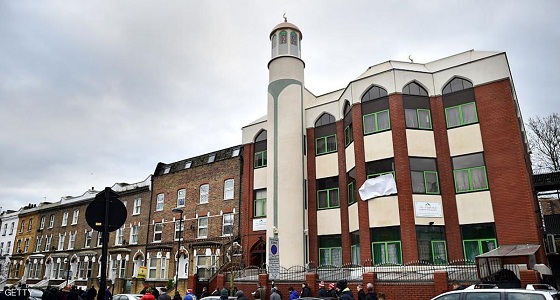 قاضية بريطانية تتوجه برسالة شكر لـ ” إمام مسجد “