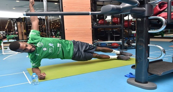 بالفيديو.. التدريبات البدنية التي يخضع لها لاعبو &#8221; الأخضر &#8220;
