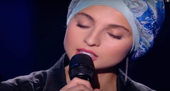 انسحاب مغنية مسلمة من The Voice &#8221; فرنسا &#8221; بسبب توجهاتها السياسية
