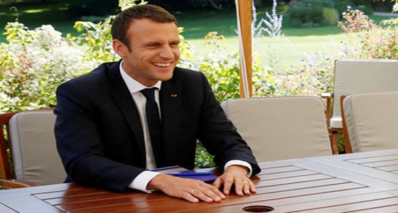 الرئيس الفرنسي يتبرع لـ ” ريهانا ” بـ 250 مليون يورو