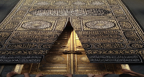 باجودة يكشف حقيقة كسوة الكعبة المعروضة ببريطانيا