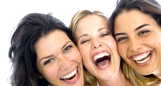 الضحك والتعبير عن المشاعر أسهل الطرق لتقوية الجهاز المناعي