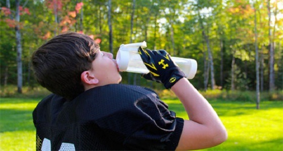مشروبات الطاقة خطر على الأطفال والمراهقين