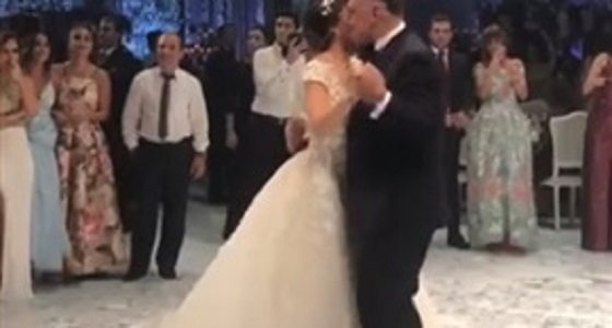 بالفيديو.. رقصة عروس مع والدها تذهل المعازيم