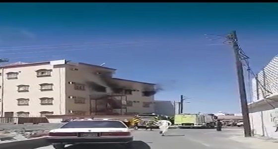 الدفاع المدني يخمد حريقًا اندلع بمدرسة في أحد رفيدة