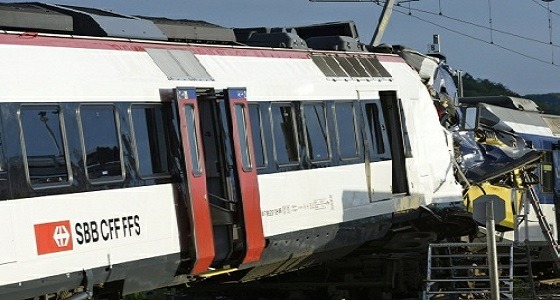تصادم قطارين بالنمسا يودي بحياة امرأة وإصابة 22 شخصًا