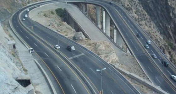 إغلاق طريق ” الكر ” بسبب أمطار على الطائف