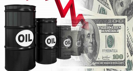 النفط يعوض خسائر الأسبوع الماضي.. وانخفاض مؤشر الدولار