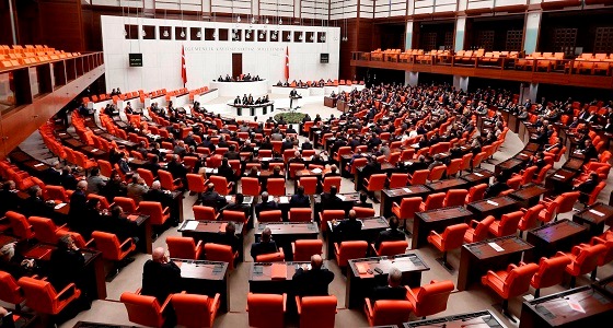 فضيحة تحرش جنسي بطالبة داخل البرلمان التركي