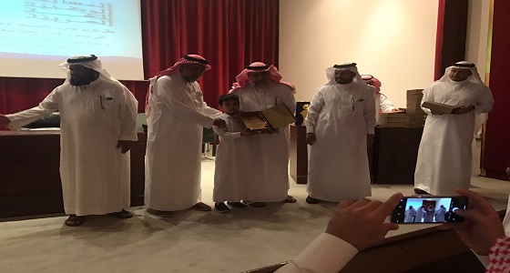 200 طالب بتعليم مكة يشاركون في تصفيات مشروع &#8221; تحدي القراءة العربي &#8220;