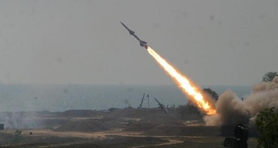 التحالف العربي يعترض صاروخا حوثيا بتعز
