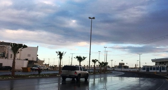 هطول أمطار على محافظة أملج