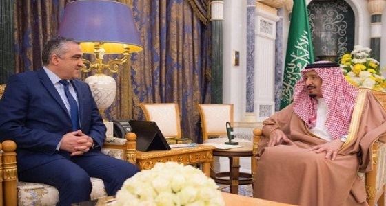 خادم الحرمين الشريفين يستقبل وزير الداخلية التونسية