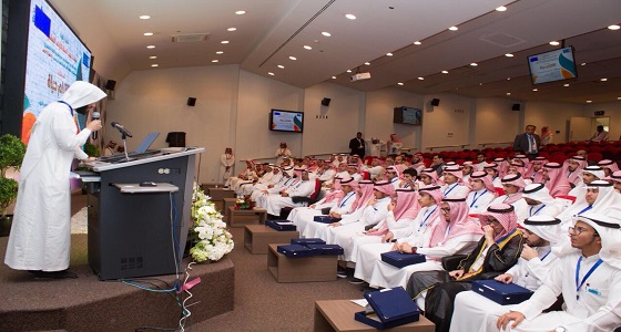 بالصور.. عمادة السنة الأولى المشتركة بجامعة الملك سعود تكرم 139 طالبا متميزا
