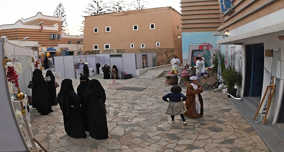 الأميرة نورة بنت سعود تشهد حفل ملتقى تصميم الزي التراثي النسائي المعاصر بعسير